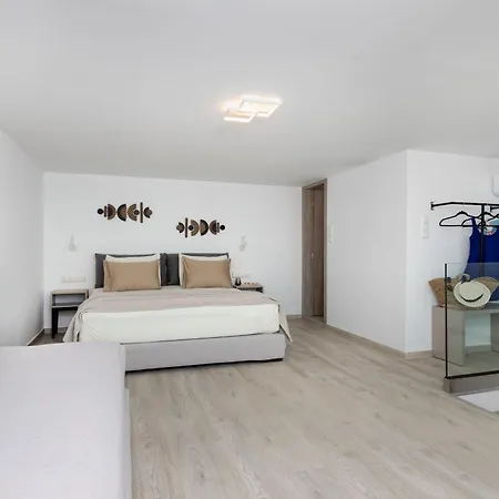 Mandilaras Village Aparthotel *