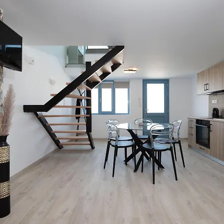 Mandilaras Village Aparthotel