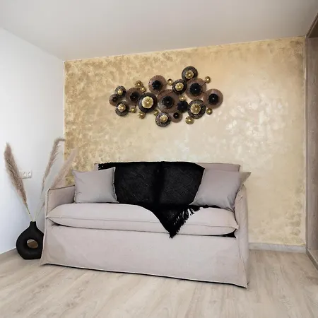 Mandilaras Village Aparthotel *